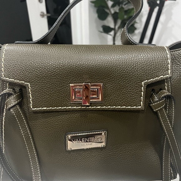 Valentino army green handle- crossbody strap certificate of quality included - Picture 3 of 9